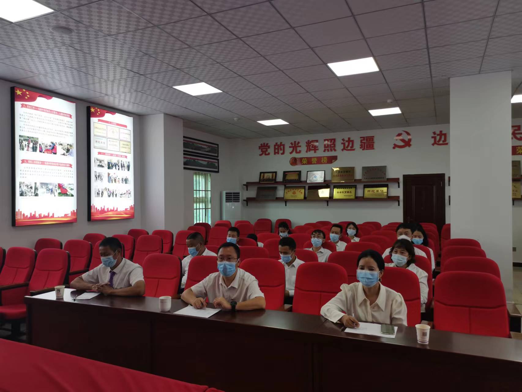 云南省人力资源服务行业协会组织会员单位收听收看学习党的二十大开幕盛况